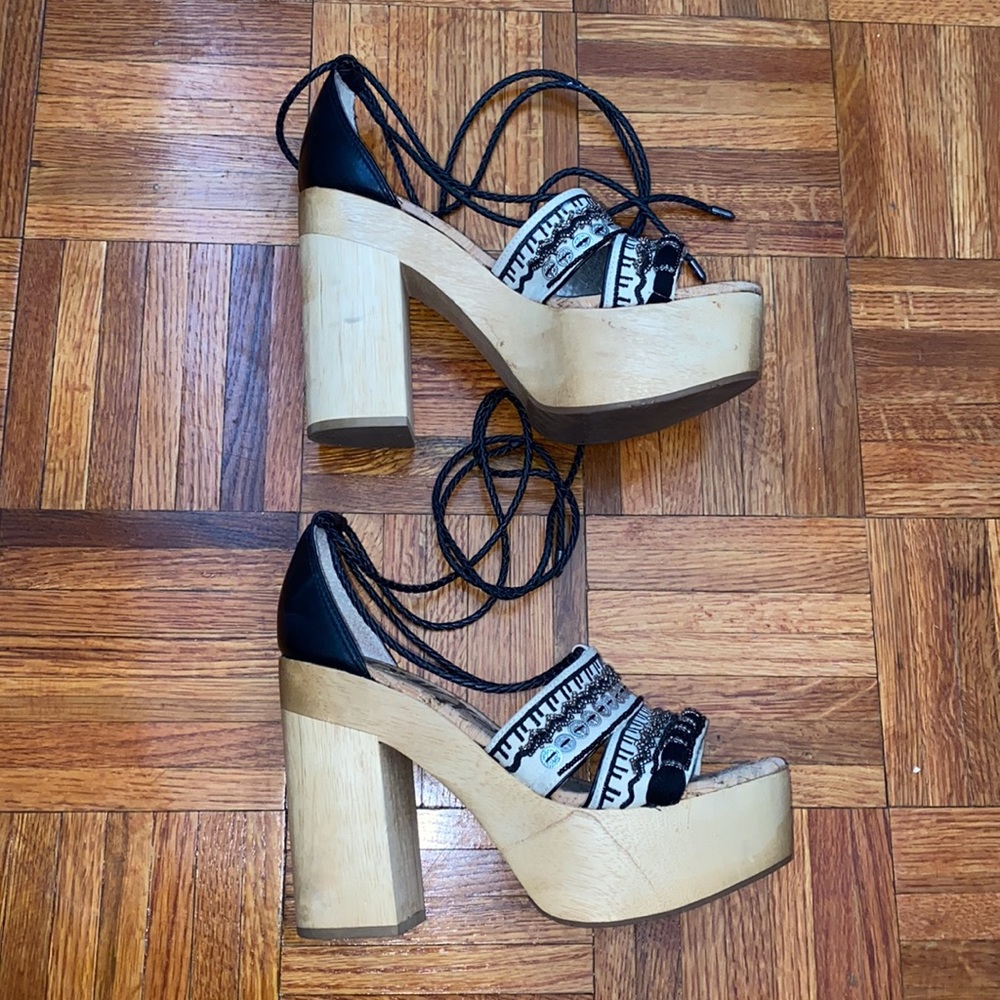 Sam Edelman Mel Embroidered Wooden Platform Sandal - Picture 4 of 7